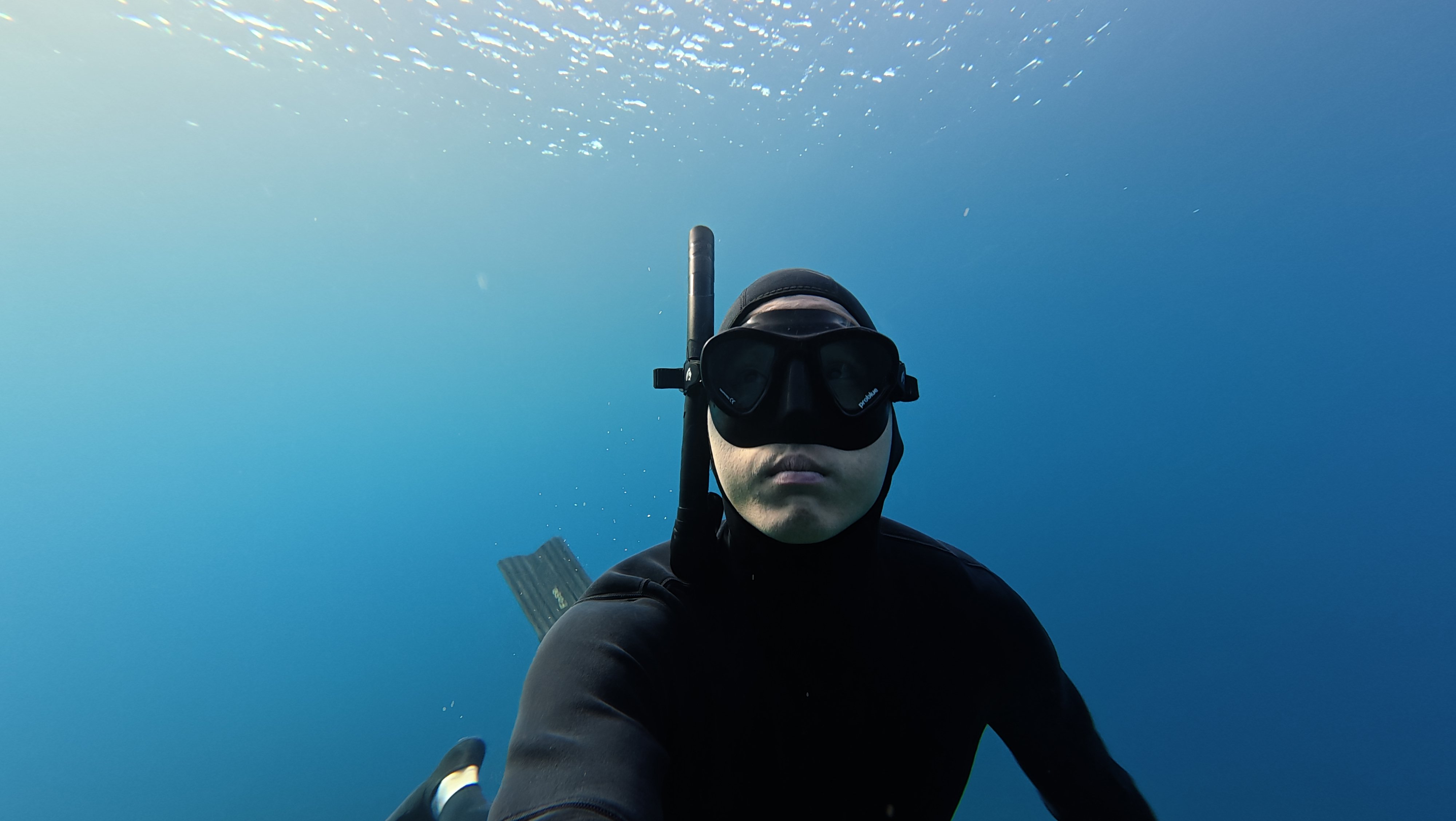 Dr. Sangkyu Kim freediving underwater
